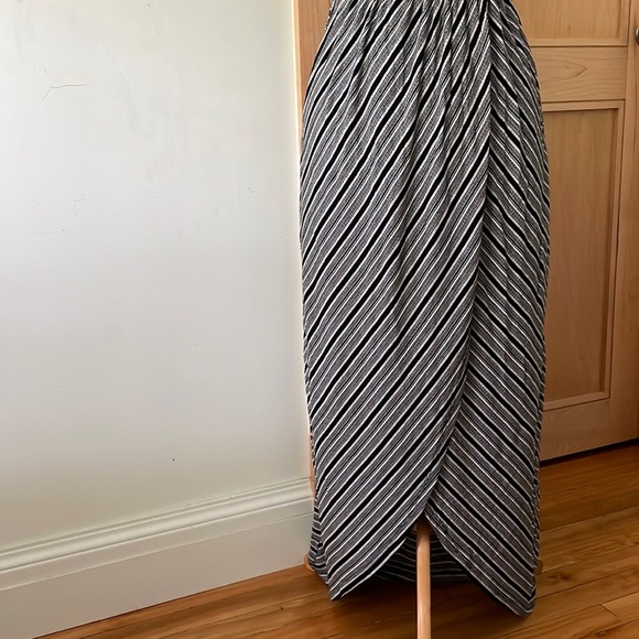 🇺🇸  Lush Sleeveless Black White and Grey Striped Maxi Dress, Size S - Picture 3 of 16